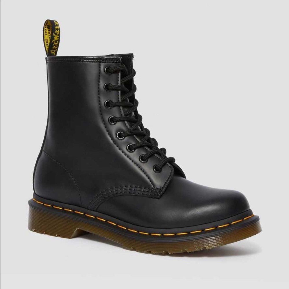 Dr Martens 1460 Smooth Boots Women’s Size 8 New